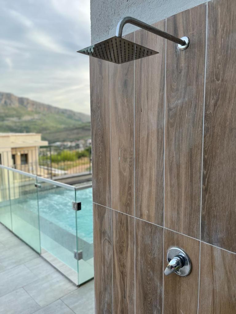 וילה מגדלא Villa Bilik gambar