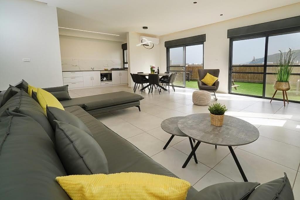 וילה מגדלא Villa Bilik gambar