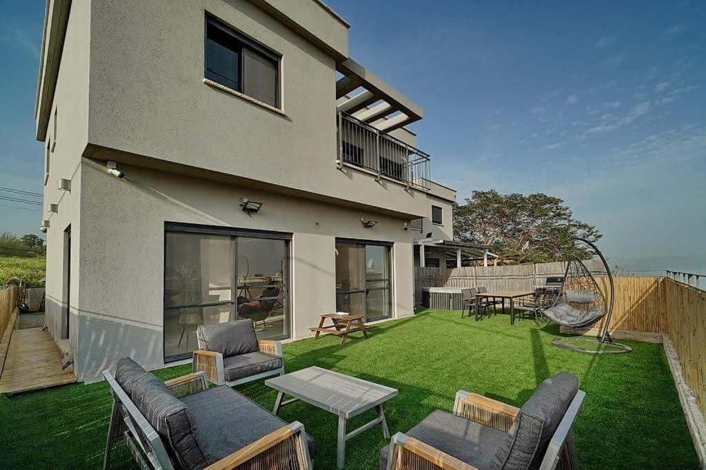 וילה מגדלא Villa Bilik gambar